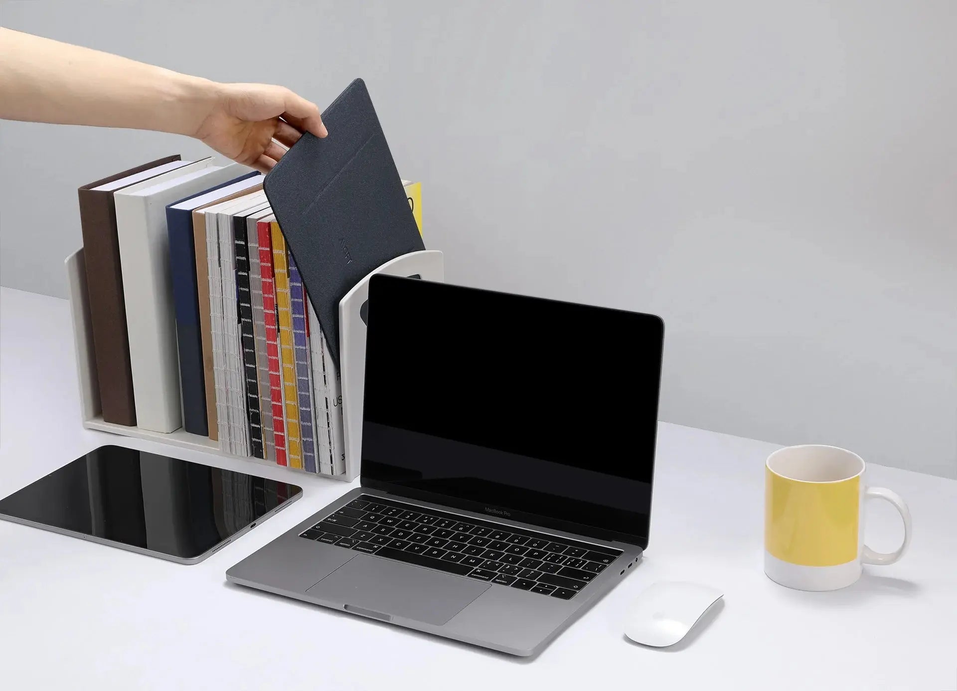 Moft Laptop Stand-Non-Adhesive Alamat Qatar 