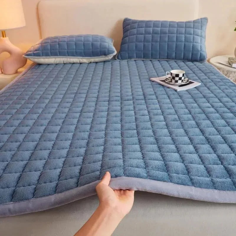 Mattress Topper Cover – Waterproof Bed Sheet Protector with 4-Side Elastic Strap