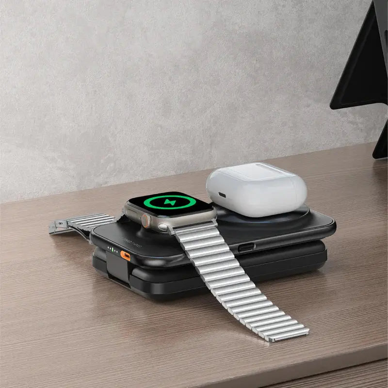 AMAZING THING Thunder Pro Mag 6-in-1 8000mAh Power Station