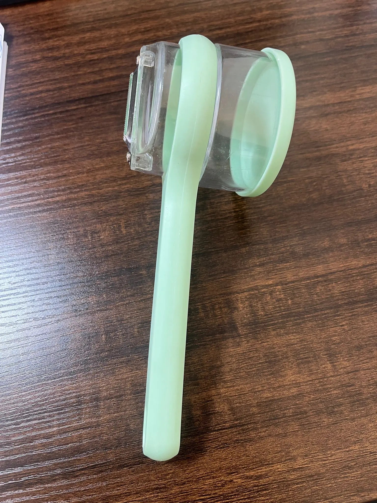 Double-Sided Vegetable Peeler with Container Scrollcart Qatar 