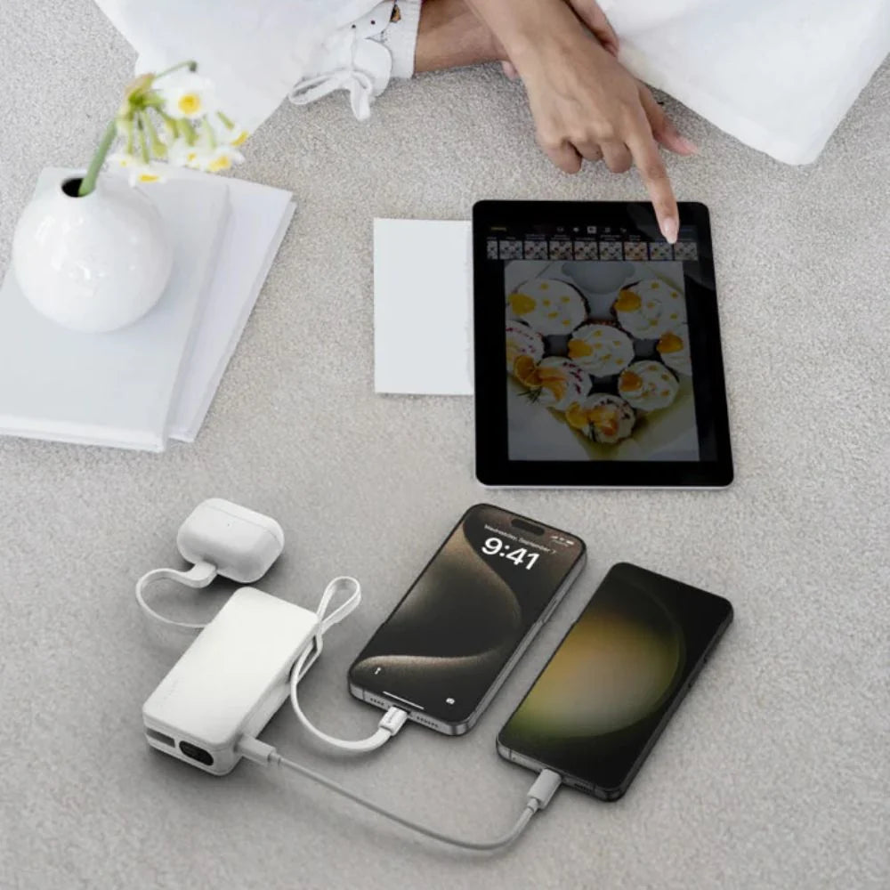 MOMAX 1-Power Vital+10000mAh Power Bank with Built In USB-C & Lightning Cable