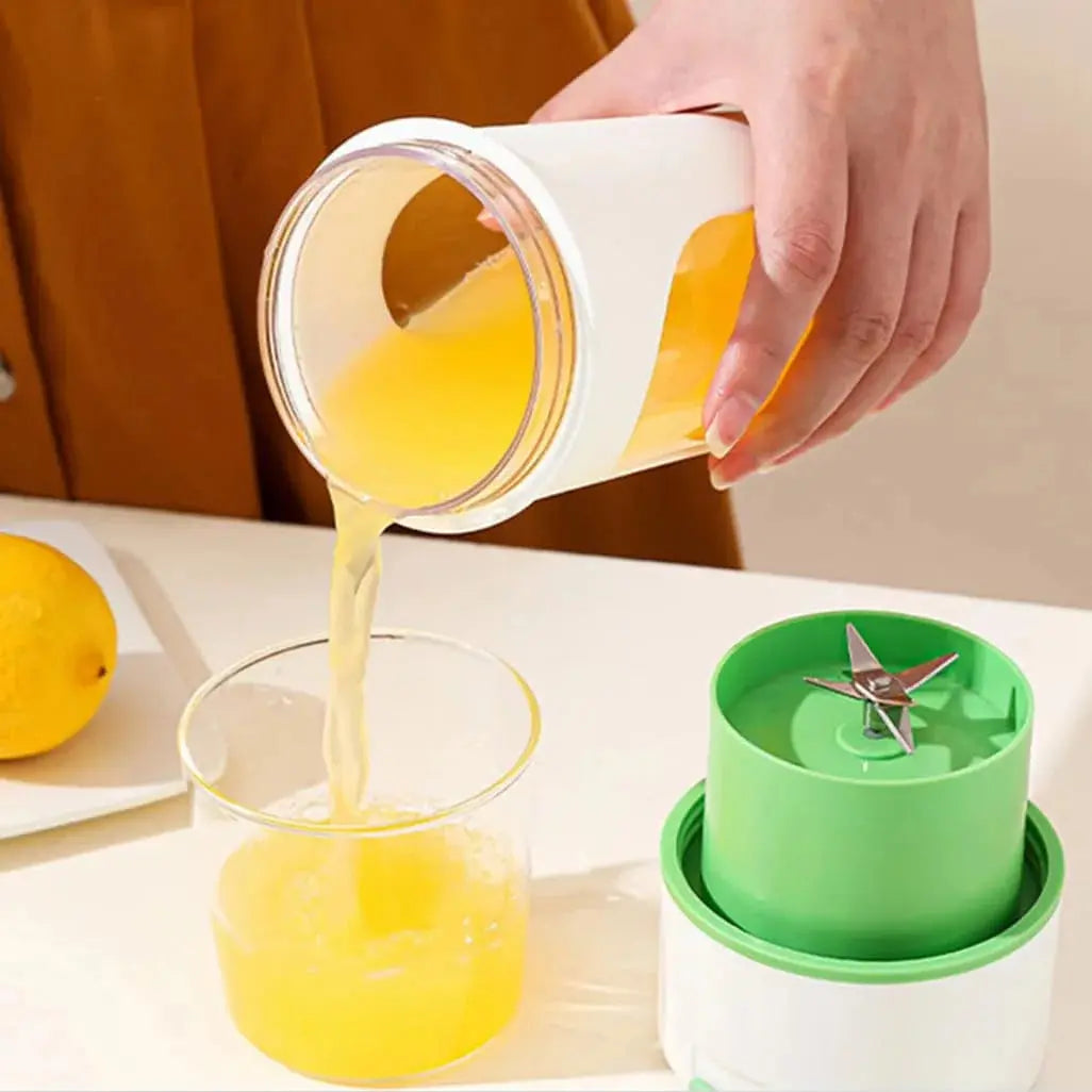 Portable Electric Blender & USB Rechargeable Smoothie Maker Scrollcart Qatar 