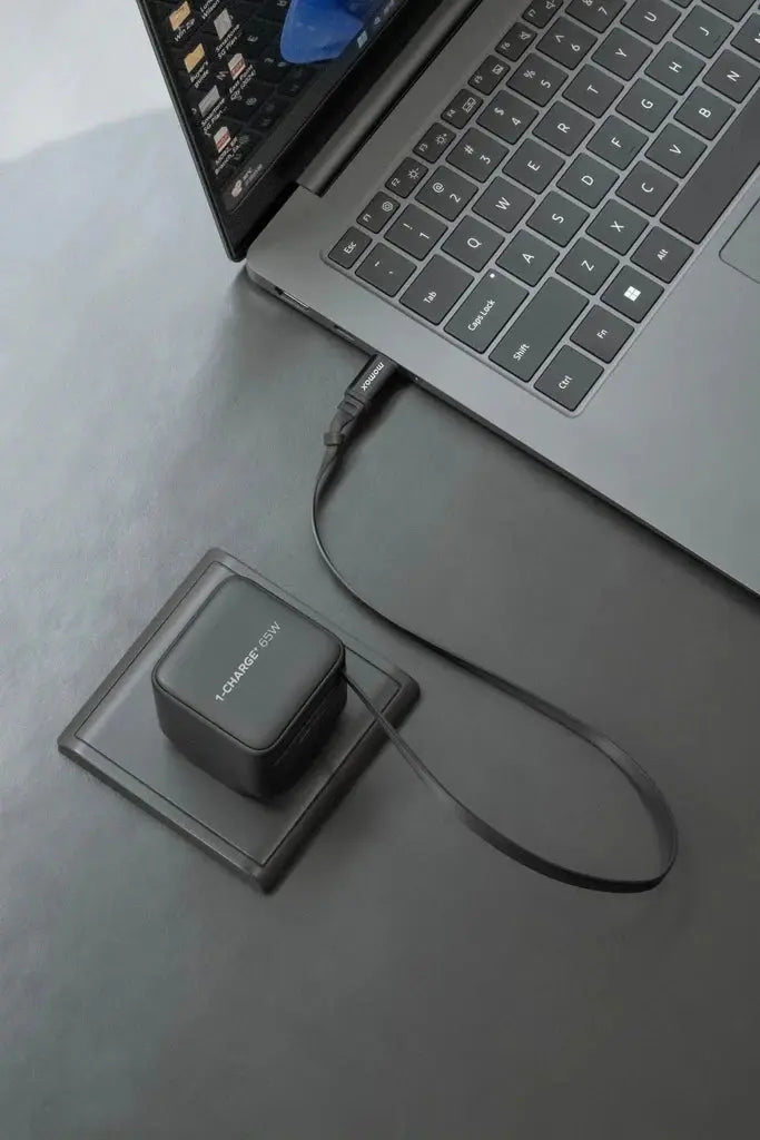 MOMAX 1-CHARGE 65W GAN 1 PORT CHARGER WITH BUILT-IN USB-C CABLE Alamat Qatar
