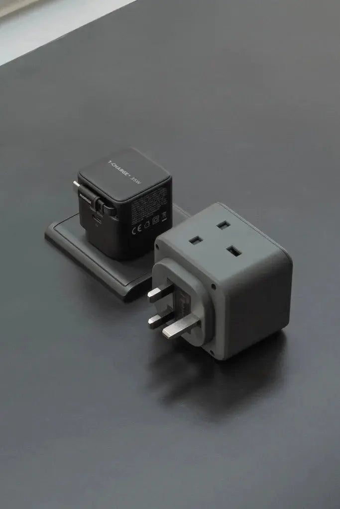 MOMAX 1-CHARGE 65W GAN 1 PORT CHARGER WITH BUILT-IN USB-C CABLE Alamat Qatar