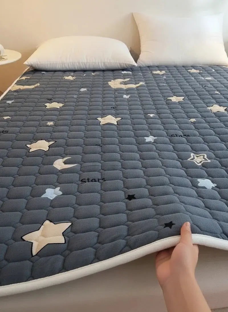 Ultra soft Mattress Topper Cover - Bed sheet Protector with 4 Side Elastic Strap Scrollcart Qatar 