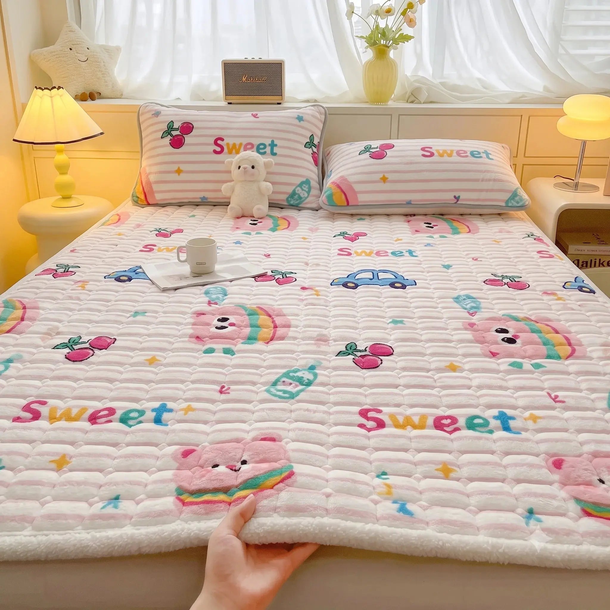 Ultra soft Mattress Topper Cover - Bed sheet Protector with 4 Side Elastic Strap Scrollcart Qatar 