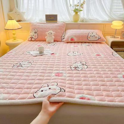 Ultra soft Mattress Topper Cover - Bed sheet Protector with 4 Side Elastic Strap