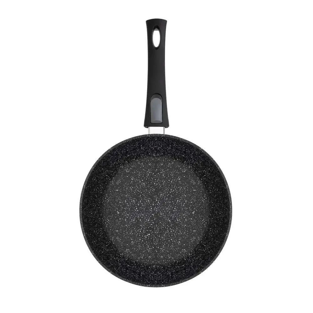 Fry pan with handle
