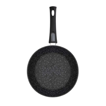 Fry pan with handle